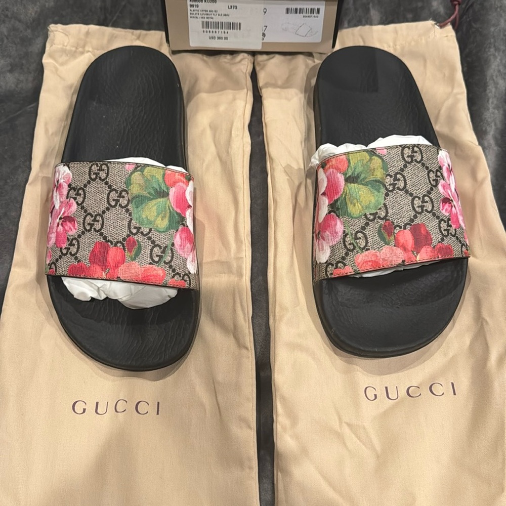 Gucci Slides - Black Rubber Sole - Multi Color Canvas Floral Pattern.